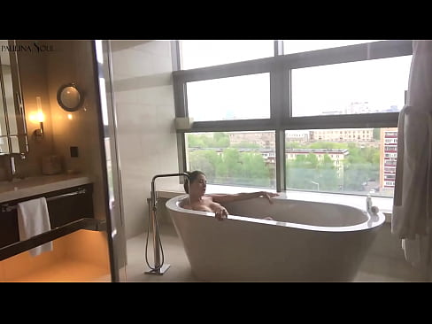 ❤️ Obrovská kočka vášnivě si honí kundu v koupelně Sex video u cs.exomassage-surgut.ru ❤