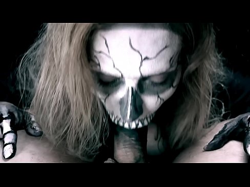 ❤️ Démonická holka kouří péro svou černou pusou a polyká sperma. Sex video u cs.exomassage-surgut.ru ❤
